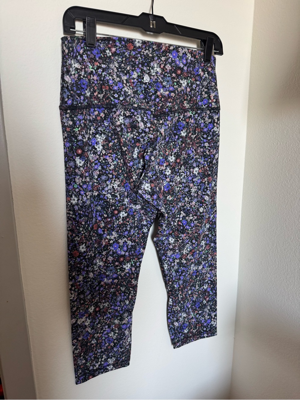 Lululemon Align High Rise Crop 21” - Picture 2 of 6
